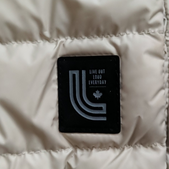 Lolë Packable Vest - Picture 2 of 7